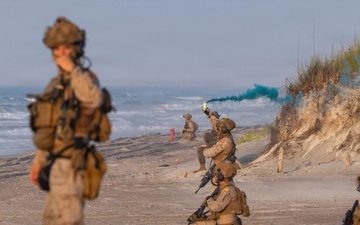 Fleet Exercise 250 | Spanish marine corps offload
