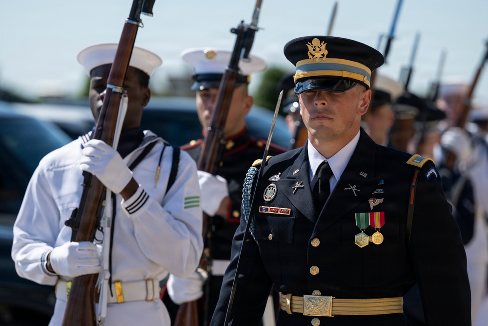 SW Hosts Italian MINDEF at Pentagon