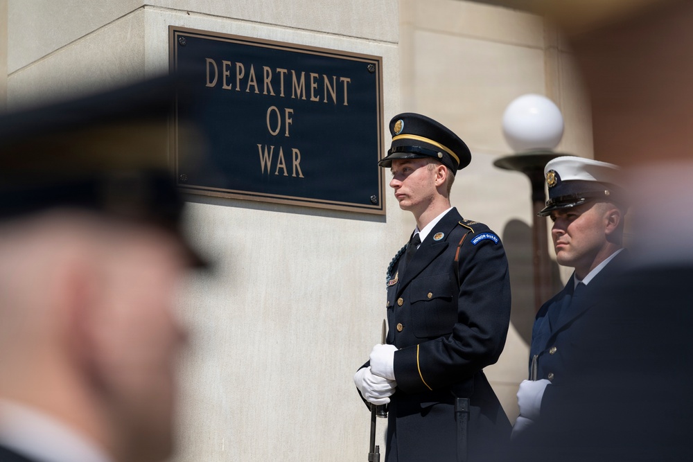 SW Hosts Italian MINDEF at Pentagon