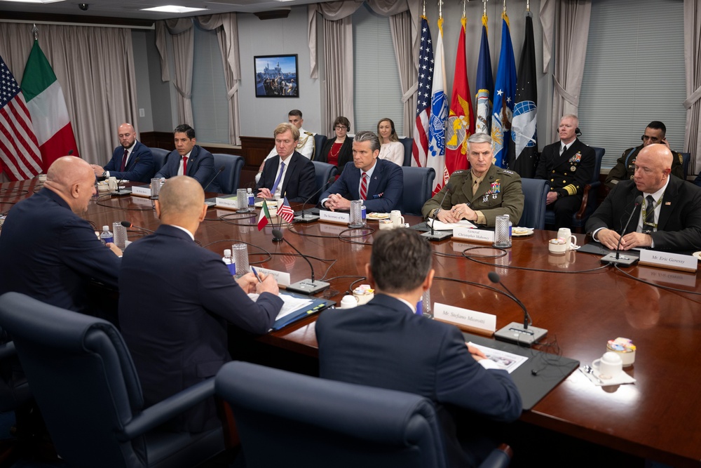 SW Hosts Italian MINDEF at Pentagon