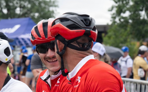 Team Marine Corps Takes on Warrior Games Cycling