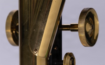 Greenough-style microscope