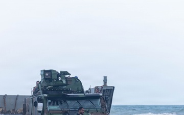 Fleet Exercise 250 | French marine corps offload
