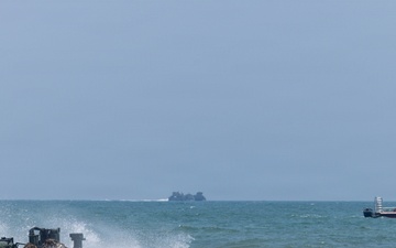 Type Commander's Amphibious Training | Amphibious Combat Vehicle splash