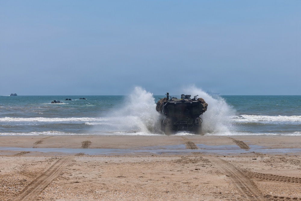 Fleet Exercise 250 | Amphibious Combat Vehicle splash