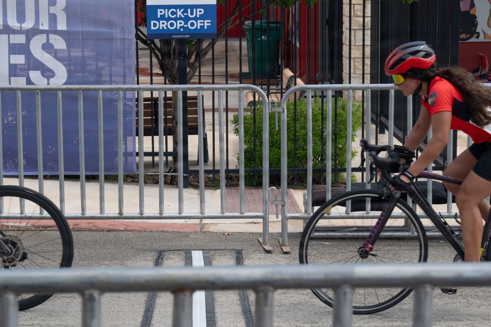 Team Marine Corps Takes on Warrior Games Cycling