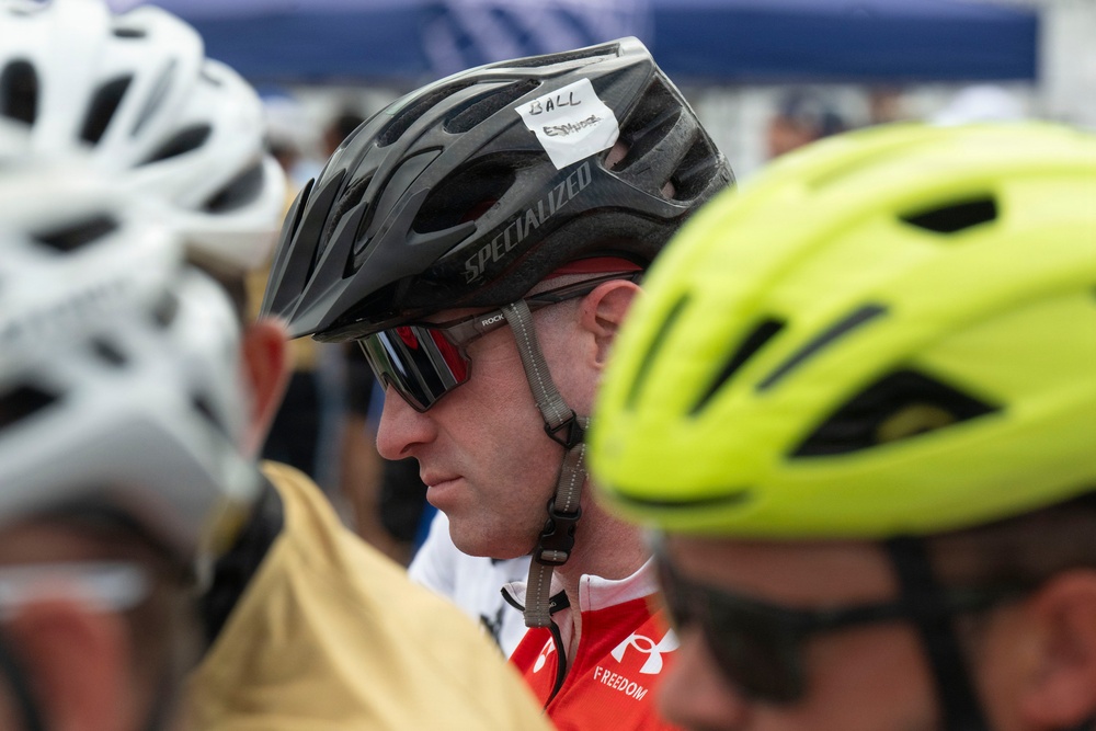 Team Marine Corps Takes on Warrior Games Cycling