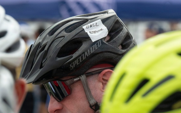 Team Marine Corps Takes on Warrior Games Cycling
