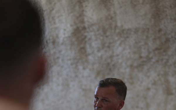 ITX 3-26 | MWSS 473 is greeted by U.S. Marine Corps Lt. Gen. Leonard F. Anderson IV