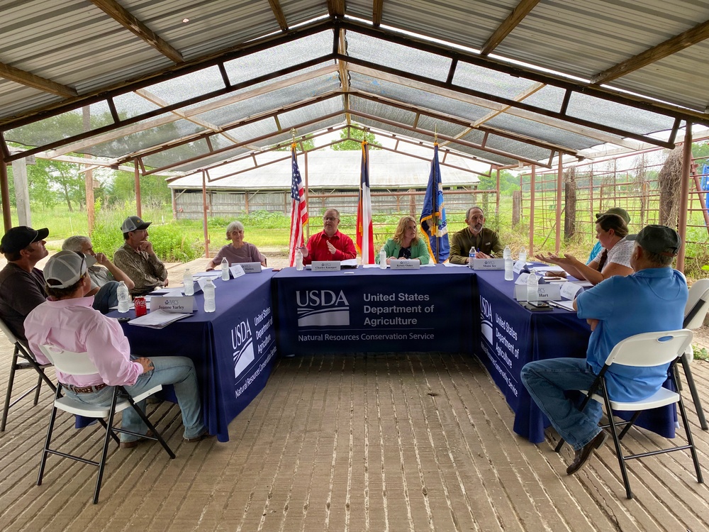 Yantis, Texas Round Table Discussion