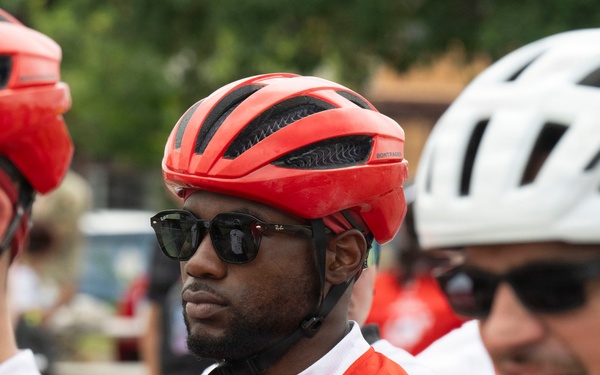 Team Marine Corps Takes on Warrior Games Cycling