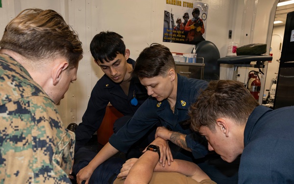 Midshipmen Participate In TCCC Training