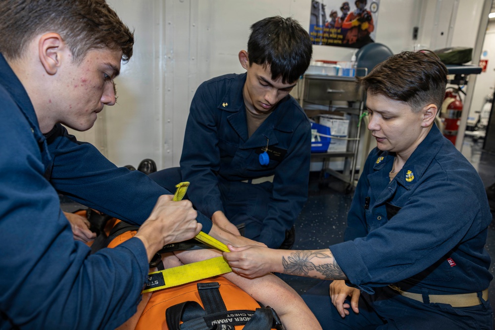 Midshipmen Participate In TCCC Training