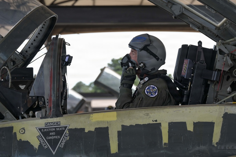 AETC commander observes T-38 training operations