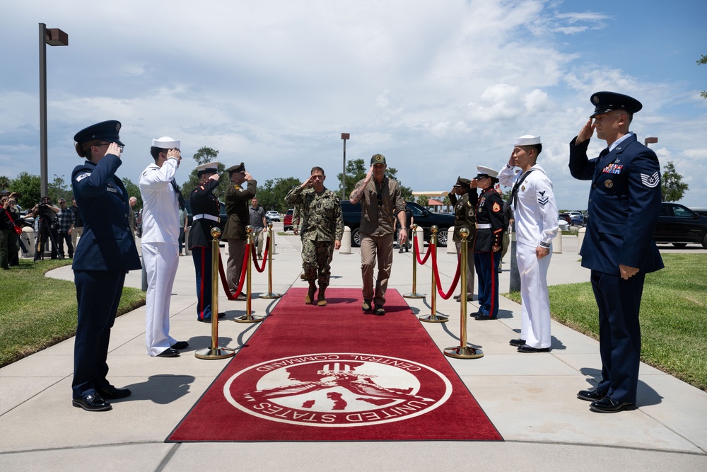 SW Visits GTMO, CENTCOM
