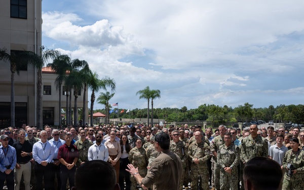 SW Visits GTMO, CENTCOM