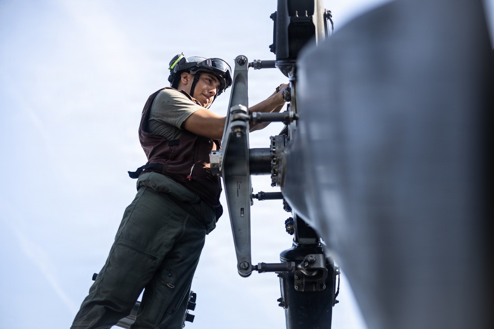 26th Marine Expeditionary Unit’s Type Commanders Amphibious Training | CH-53K Maintenance