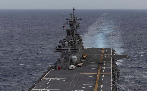 Kearsarge Conducts Flight Deck Operations
