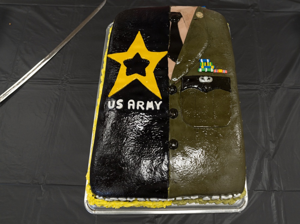 Muleskinner Dining Facility celebrates the Army’s 251st birthday