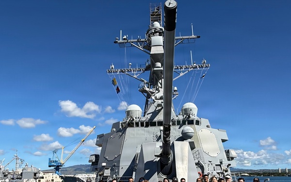 USS Carl M. Levin hosts future Navy officer candidates