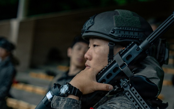 U.S. Marines Participate in the International Sniper Competition: Zero Day