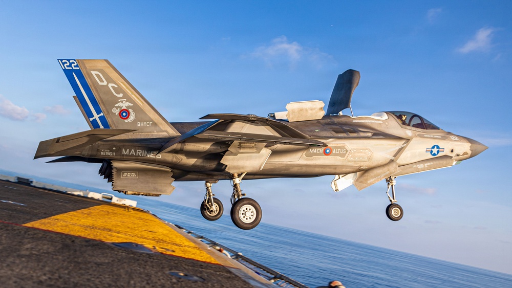 11th MEU Marines, Sailors Conduct Flight Operations Aboard USS Boxer