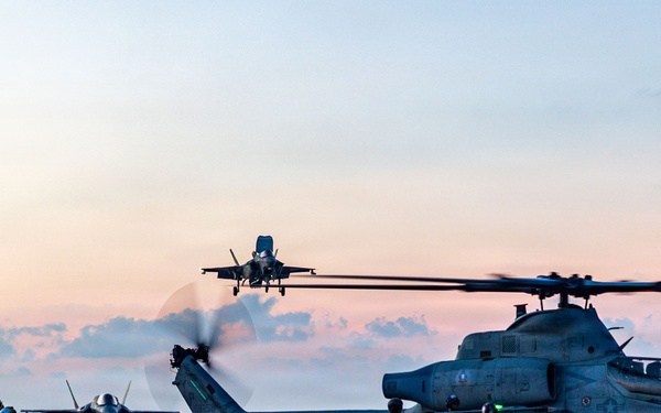11th MEU Marines, Sailors Conduct Flight Operations Aboard USS Boxer