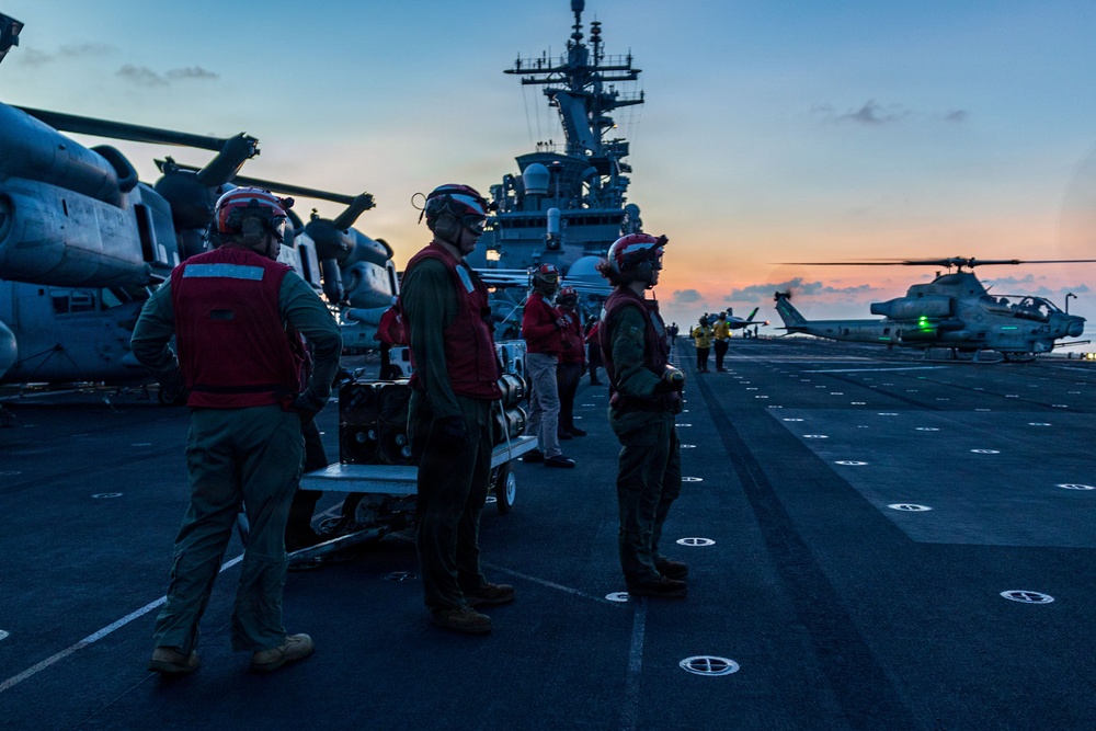 11th MEU Marines, Sailors Conduct Flight Operations Aboard USS Boxer