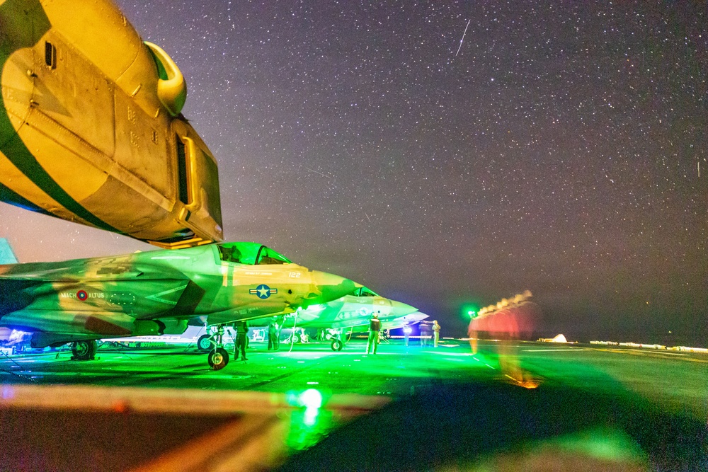 11th MEU Marines, Sailors Conduct Flight Operations Aboard USS Boxer