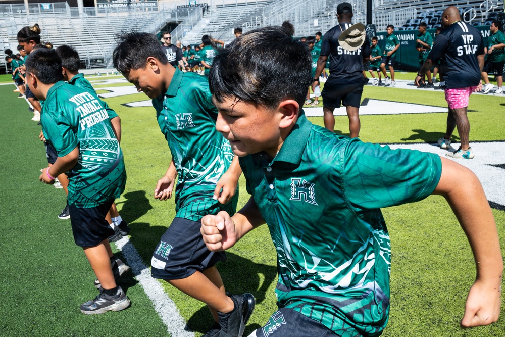 94th Army Air and Missile Defense Command Soldiers volunteer at the Youth Impact Program