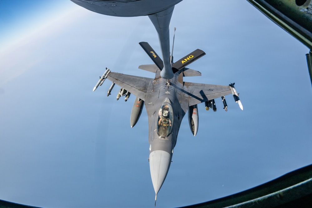 KC-135 refuels F-16s in CENTCOM