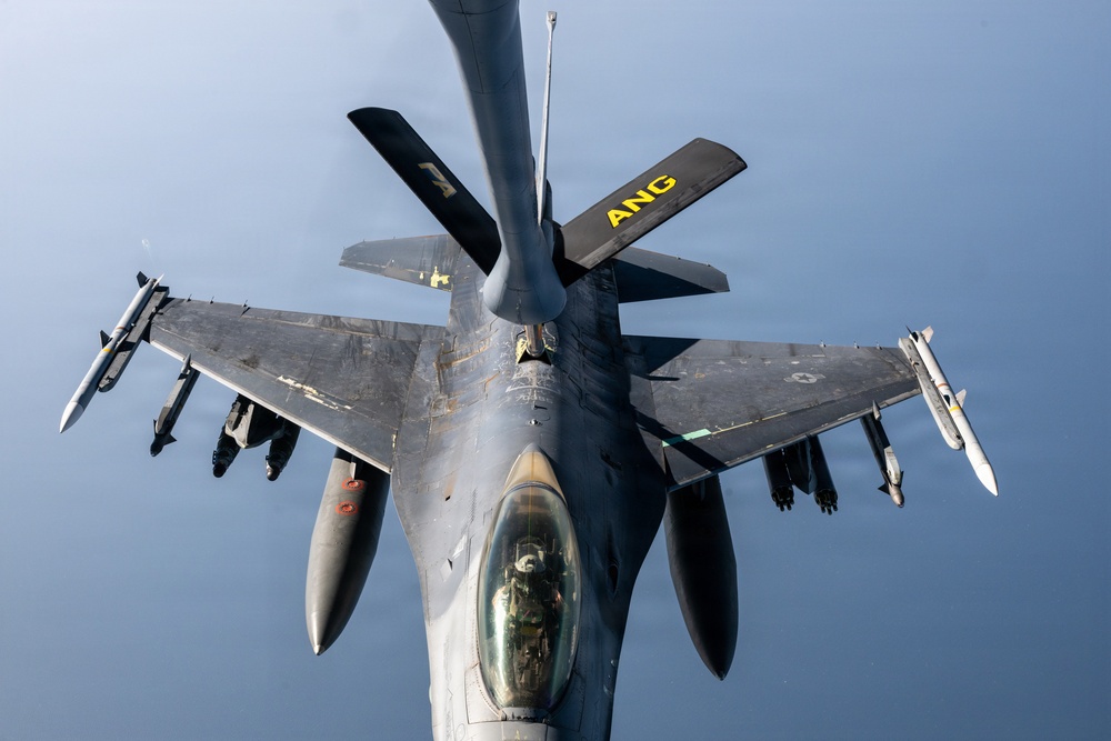 KC-135 refuels F-16s in CENTCOM