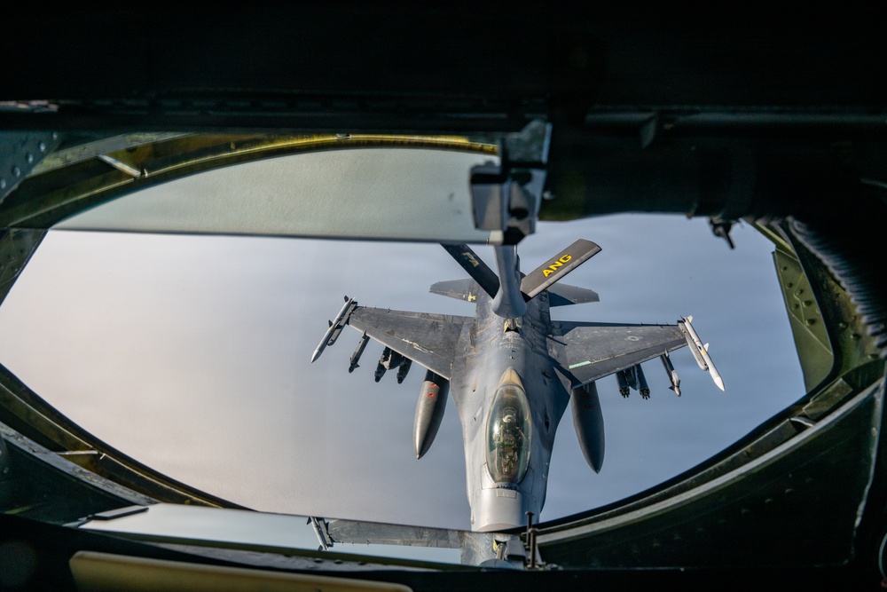 KC-135 refuels F-16s in CENTCOM