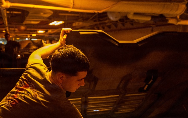 11th MEU Marines Conduct Vehicle Maintenance Aboard USS Boxer