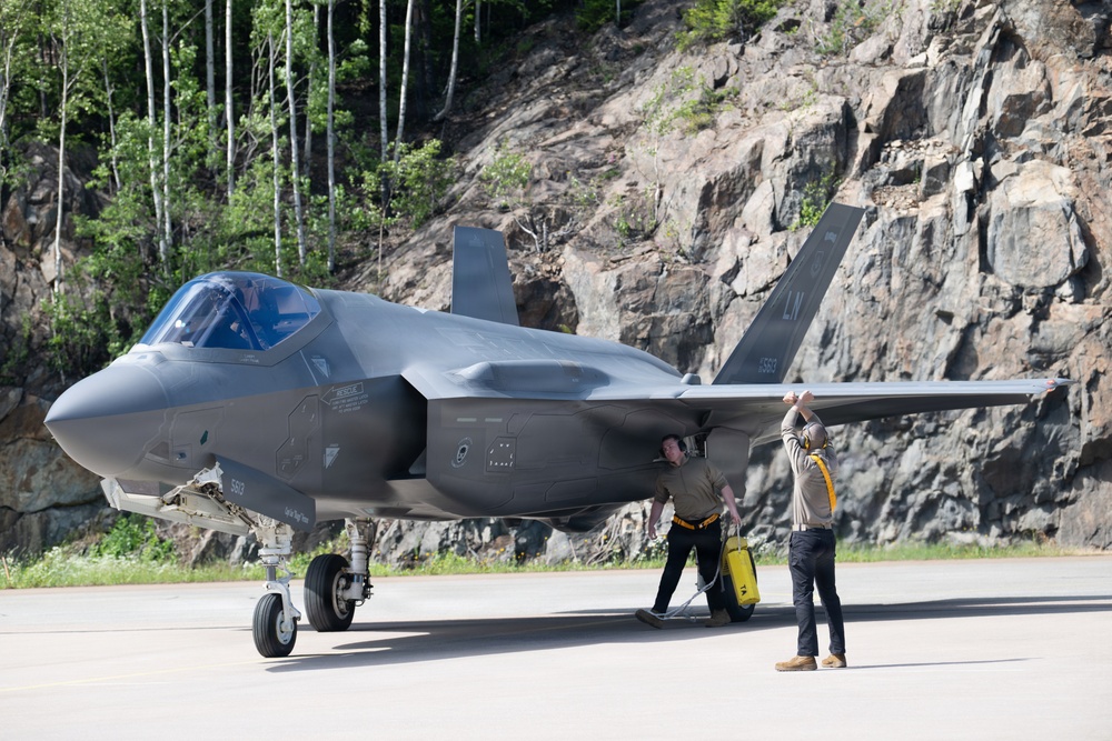 Detachment Commander takes Flight at Ramstein Flag 26
