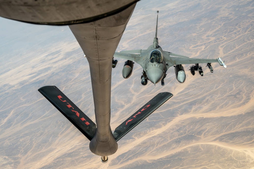 KC-135 refuels F-16s in support USCENTCOM