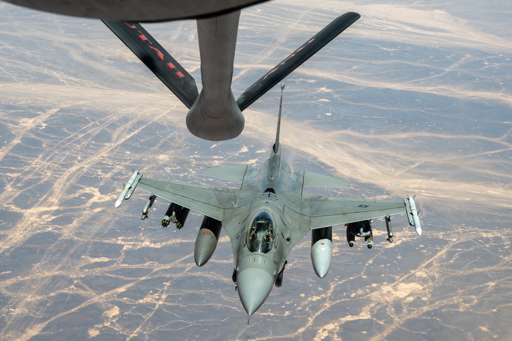 KC-135 refuels F-16s in support USCENTCOM