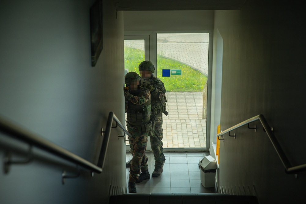 Lithuanian Riflemen's Union perform Validation Exercise after nine weeks of training with U.S. Forces