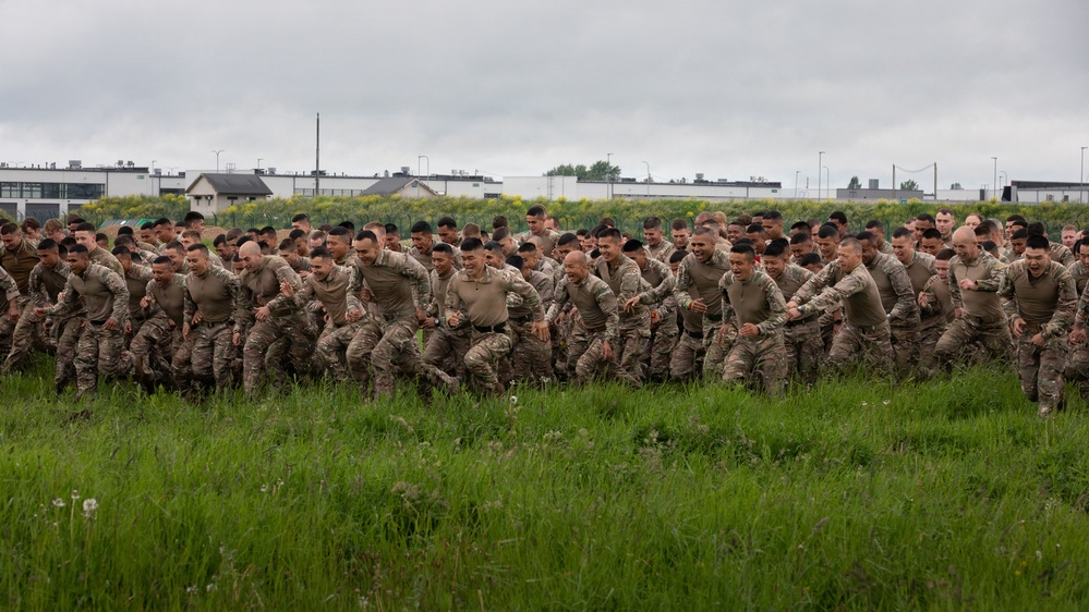 U.S., British, French soldiers participate in commemorative Bir Hakeim 10K mud race in Estonia