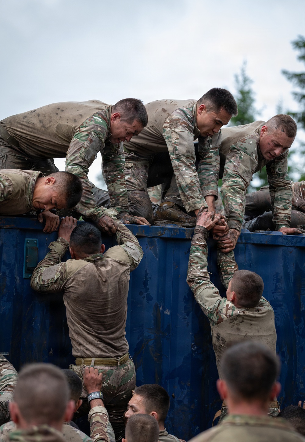 U.S., British, French soldiers participate in commemorative Bir Hakeim 10K mud race in Estonia