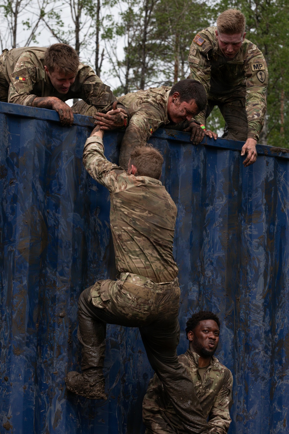 U.S., British, French soldiers participate in commemorative Bir Hakeim 10K mud race in Estonia