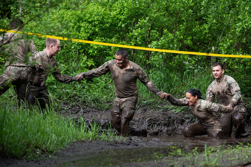 U.S., British, French soldiers participate in commemorative Bir Hakeim 10K mud race in Estonia