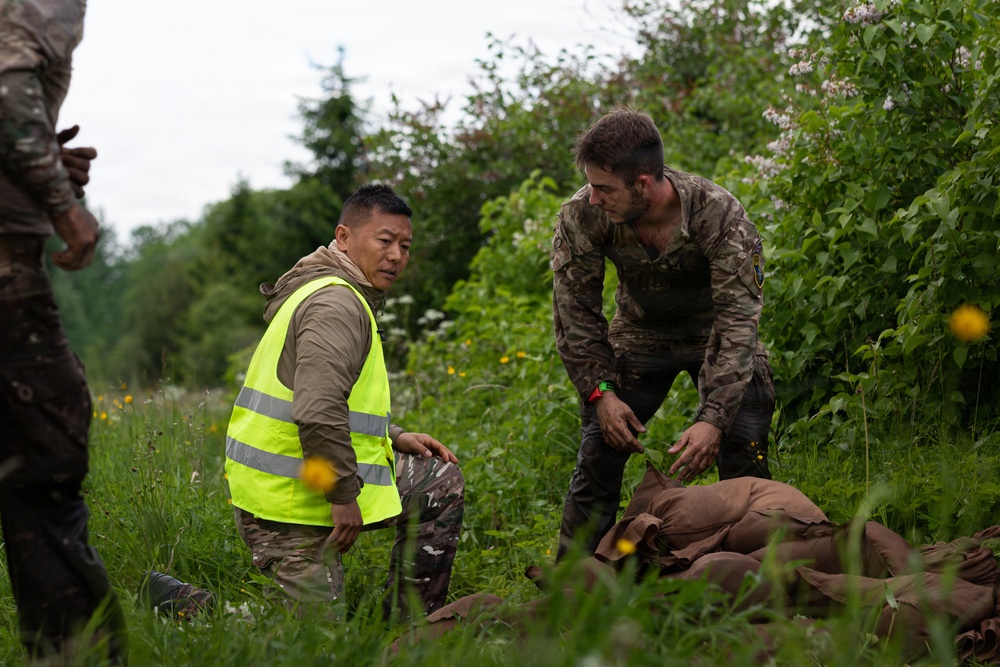 U.S., British, French soldiers participate in commemorative Bir Hakeim 10K mud race in Estonia