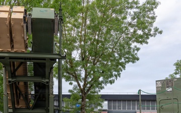 Secretary of the Army visits U.S. Army air defenders at Eurosatory 2026
