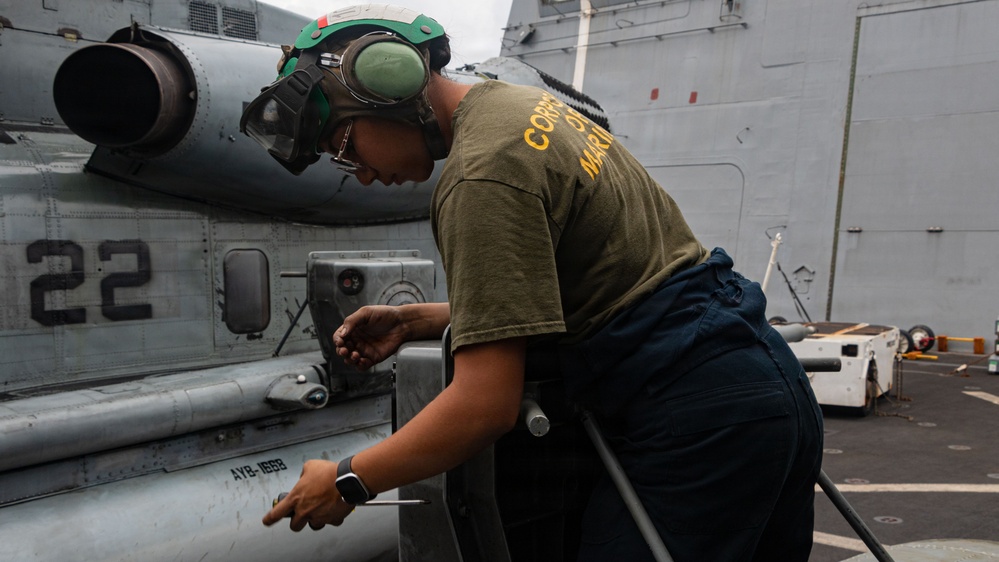 USS Portland Marines Conduct Routine Operations