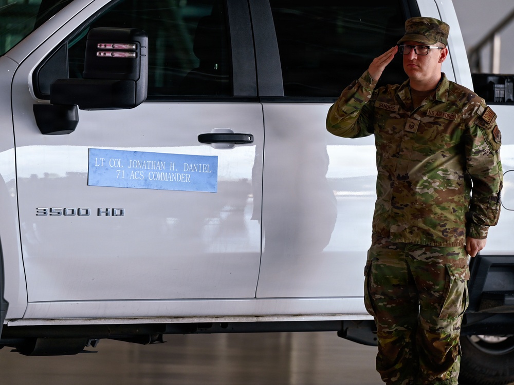 752nd Operations Support Squadron inactivated, 71st Air Control Squadron activated at Tinker