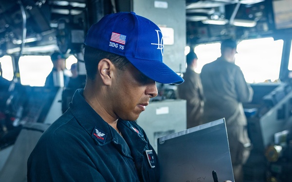 USS Donald Cook records information during a visual information drill