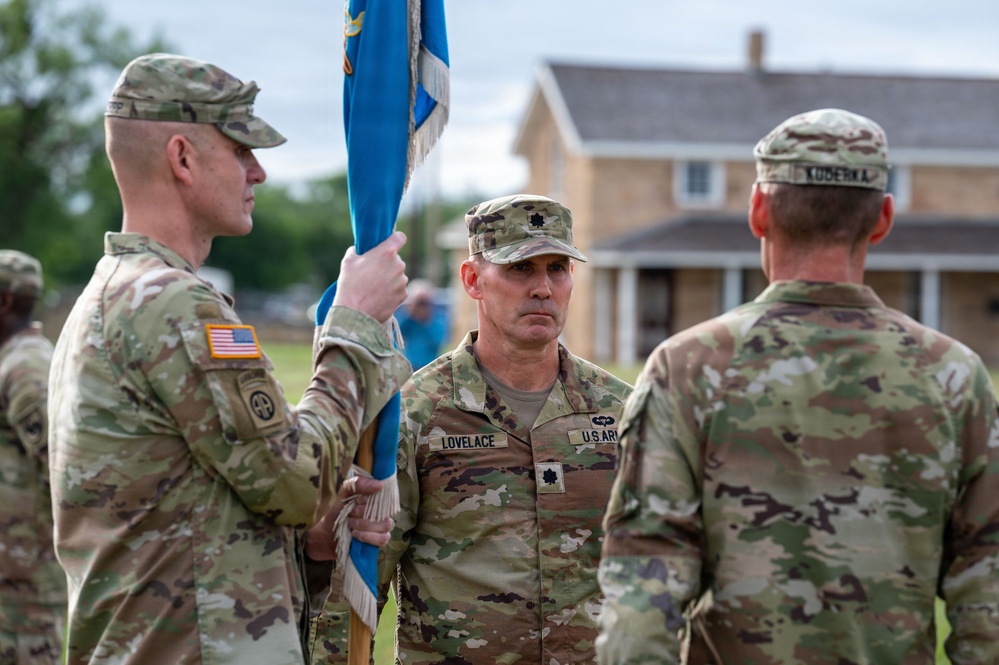 344th MIB welcomes new commander