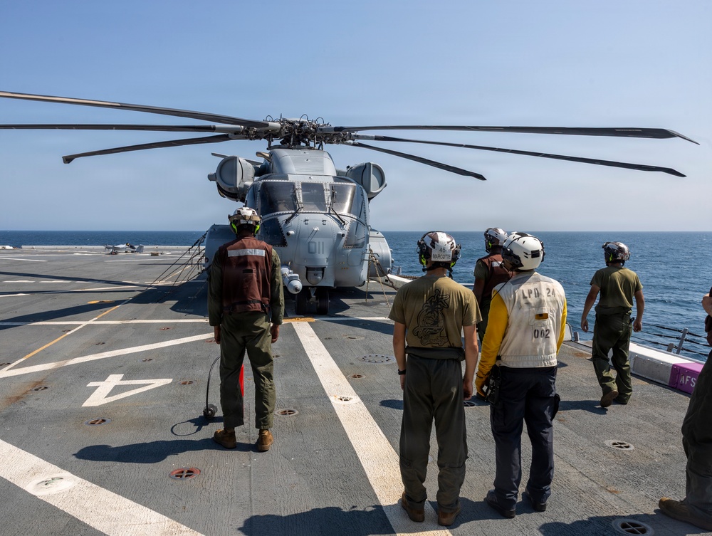 26th Marine Expeditionary Unit’s Type Commanders Amphibious Training | HMH-461 conduct maintenance aboard the USS Arlington