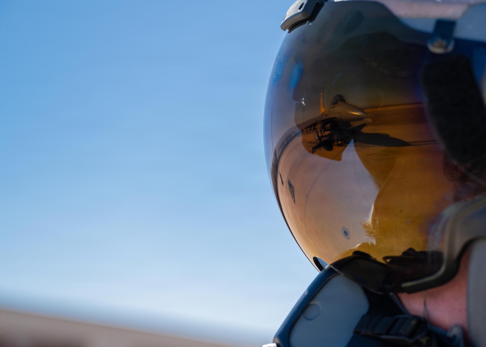 Holloman pilot inspects F-16